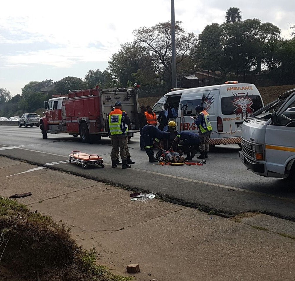 TrafficRTMC's tweet photo. Taxi crash scene on the M1: @CtuTaxi @SA_Taxis @DoTransport https://t.co/woSNax9QMz