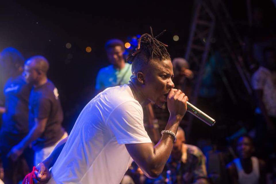 Hitz1039FM's tweet photo. .@stonebwoyb performing at #ATTWC17! 🔥 https://t.co/eVaVjLF1KX