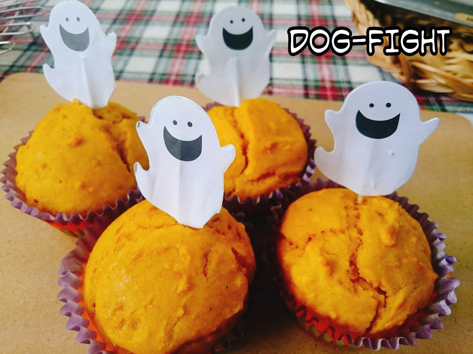 はらぺこ ハロウィン期間中のわんこ用かぼちゃのカップケーキ焼けました 使用したかぼちゃは実家の畑で採れたものです かぼちゃ のカップケーキはシーズン問わず不動の人気 一度試してみて ハロウィン期間限定 犬のおやつ 無添加 手作り