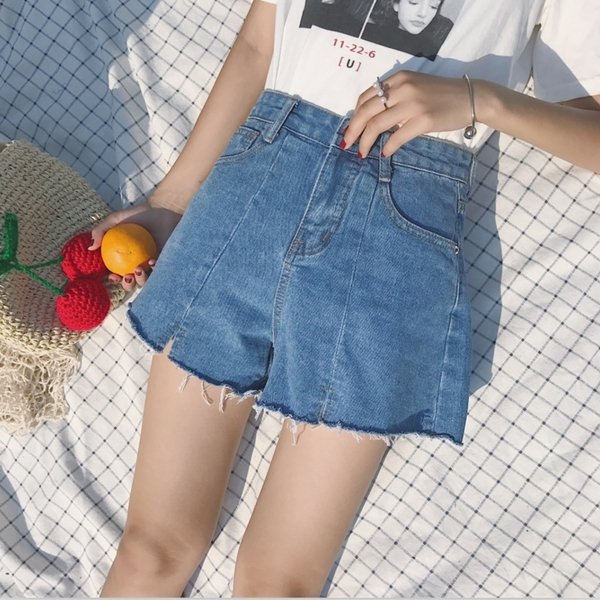 Summer_CLT's tweet photo. - PRE - 🔥
กางเกงยีนส์ขาสั้นทรงสวย 💕
ราคา: 240฿
size : s / m / l
#กางเกงยีนส์ #กางเกงยีนส์ขาสั้น 😘 https://t.co/rtnQ8dcLMe
