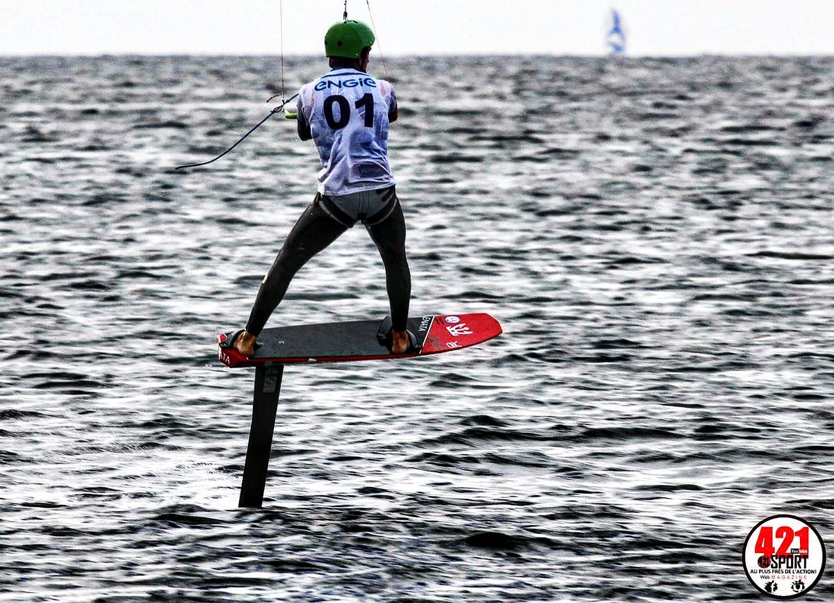 421sport's tweet photo. AU PLUS PRÈS DE L'ACTION !
Avec le #kitesurfeur Axel Mazella #kitesurf #kitefoil #kitespeed #kitesurfing https://t.co/MiuSqCVIZo