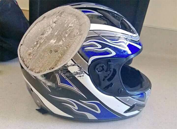 aamotorcycle's tweet photo. This is why you need to wear a motorcycle helmet https://t.co/UAuR25oVx3