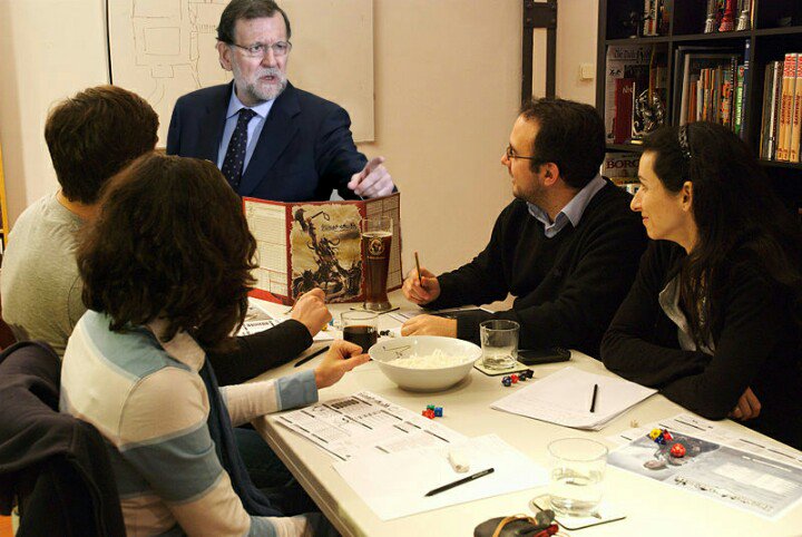 DungeonsGaviota's tweet photo. -Bueno Master ya tenemos fichas hechas.
-Ok, vais caminando... y os ataca un dragón!
-Pero si somos de nivel 1!
-Que pasa? Es proporcionado. https://t.co/UJTDFxs1wR