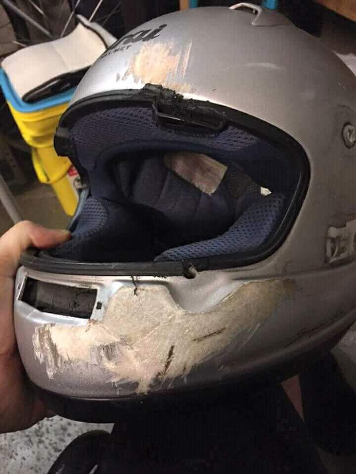 aamotorcycle's tweet photo. This is why you need to wear a motorcycle helmet https://t.co/UAuR25oVx3