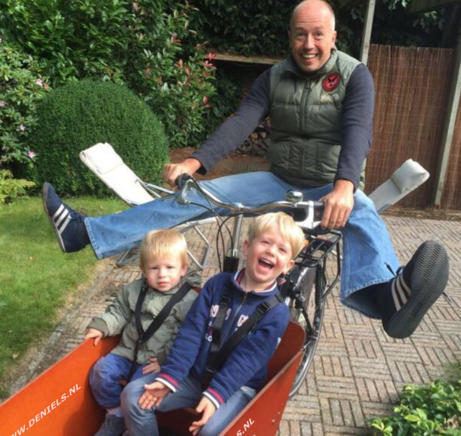tweetdeniels's tweet photo. Leasebak is geregeld! Nu de 1e opdracht nog, want na ruim 5 jaar Slagharen ga ik fulltime aan de slag met https://t.co/7ZED3jQblq. #delenmag https://t.co/yIbj6577zE