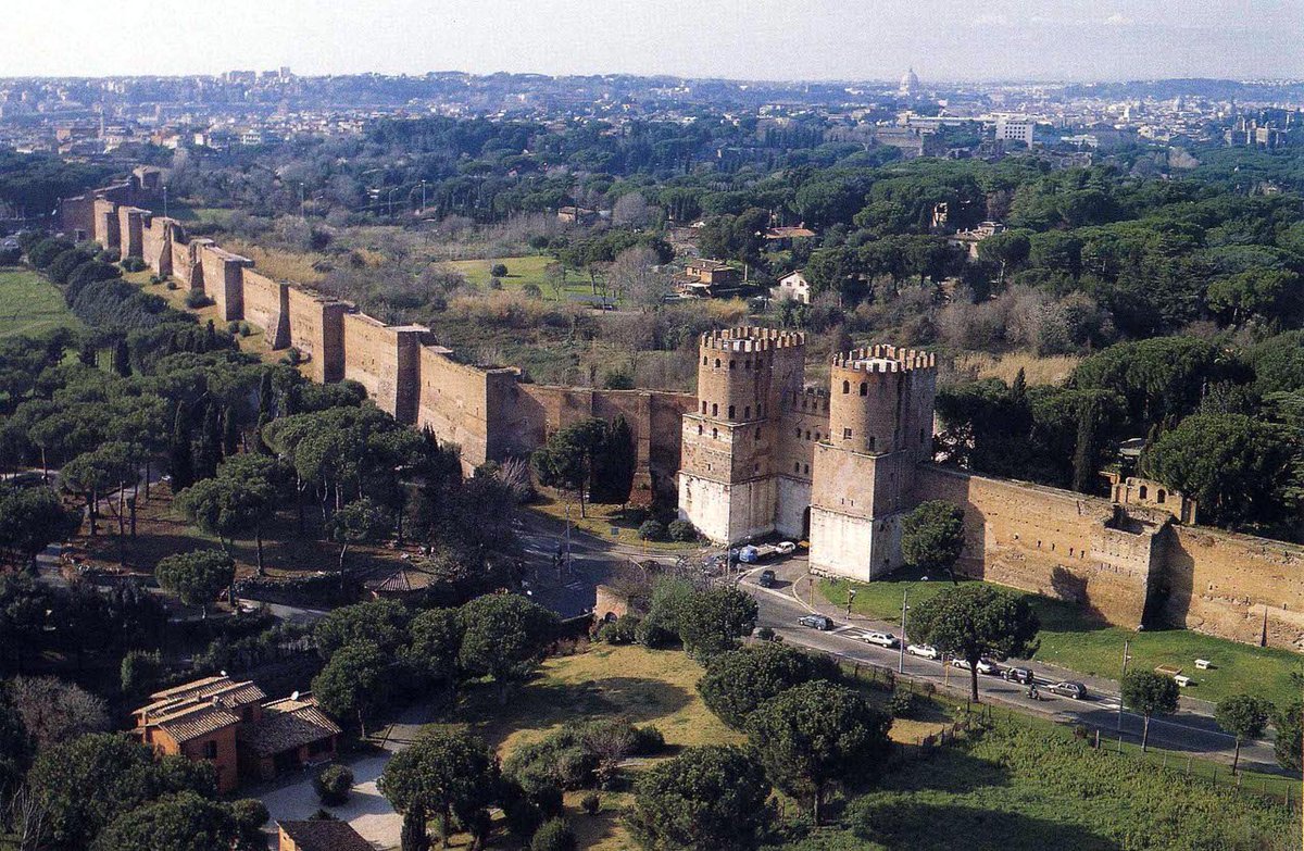 ecobikeroma's tweet photo. sabato 7 ottobre avremo il piacere di passeggiare al #tramonto lungo le antiche mura di #Roma. Siete dei nostri? https://t.co/3HXs2D3ZES https://t.co/xSOXTH19GX