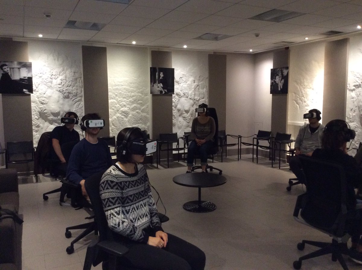 edwigelel's tweet photo. A @Ina_audiovisuel pour tester les vidéos 360 du #ChallengeVR, très beau Slava et Bocal https://t.co/ZNkjiDHkuN https://t.co/LJILrpMtsW