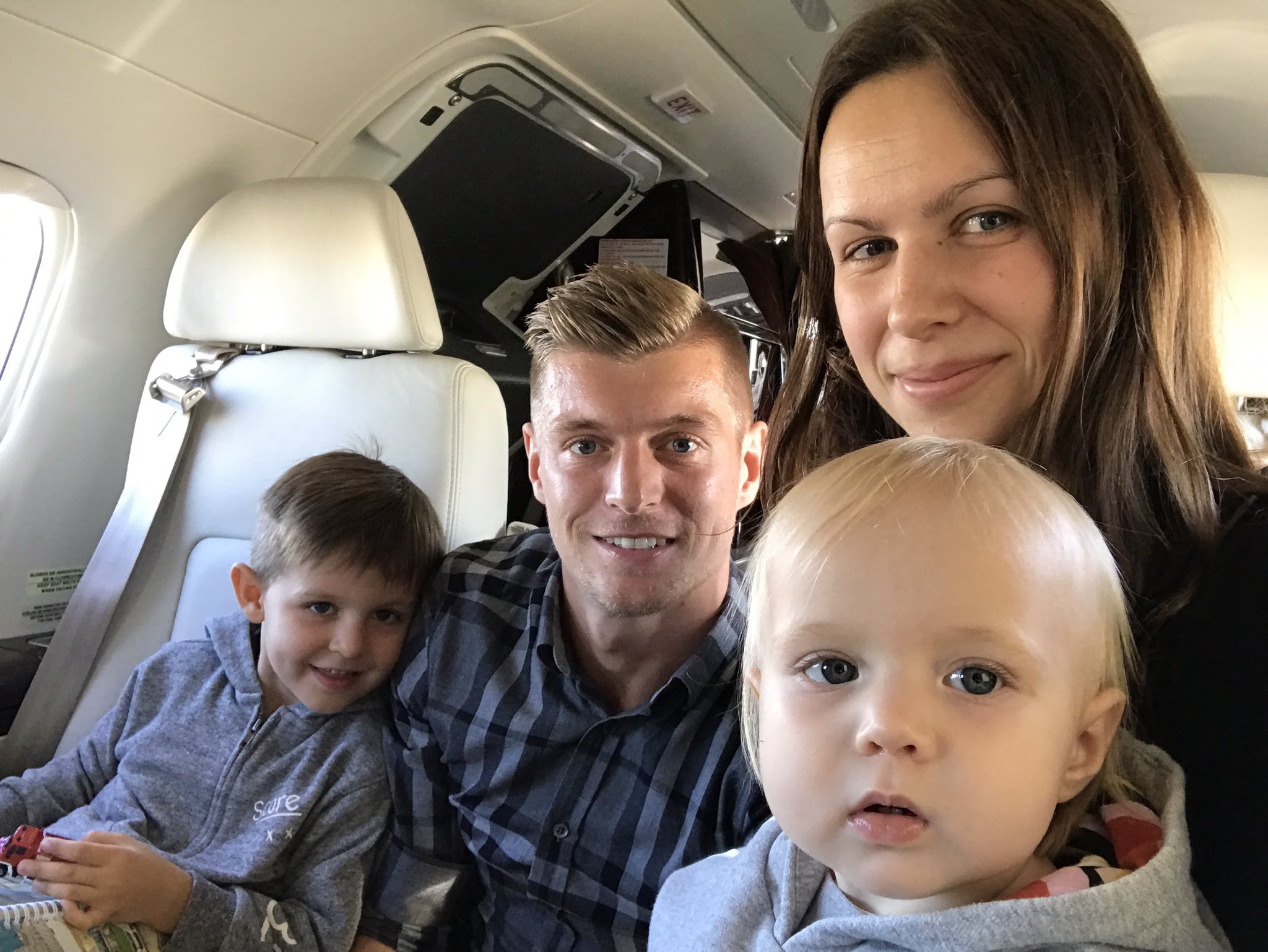 Toni Kroos on X: "✈️🇩🇪👨👩👧👦❤️ https://t.co/LkIdAcQqMX" / X