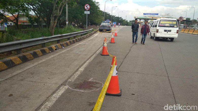 infobdg's tweet photo. Sopir Ojek Online di Bandung tidak Sengaja Ditembak Polisi https://t.co/Ocgr2Yp5cY #infoBDG https://t.co/ZV98cDqN5I