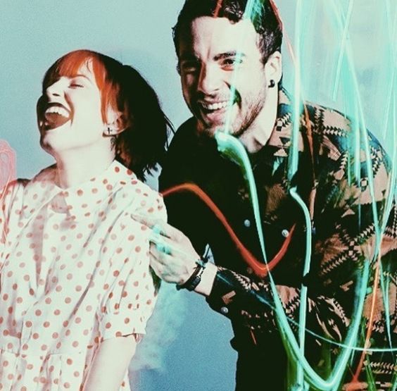 hayley cracking up at something taylor said #3