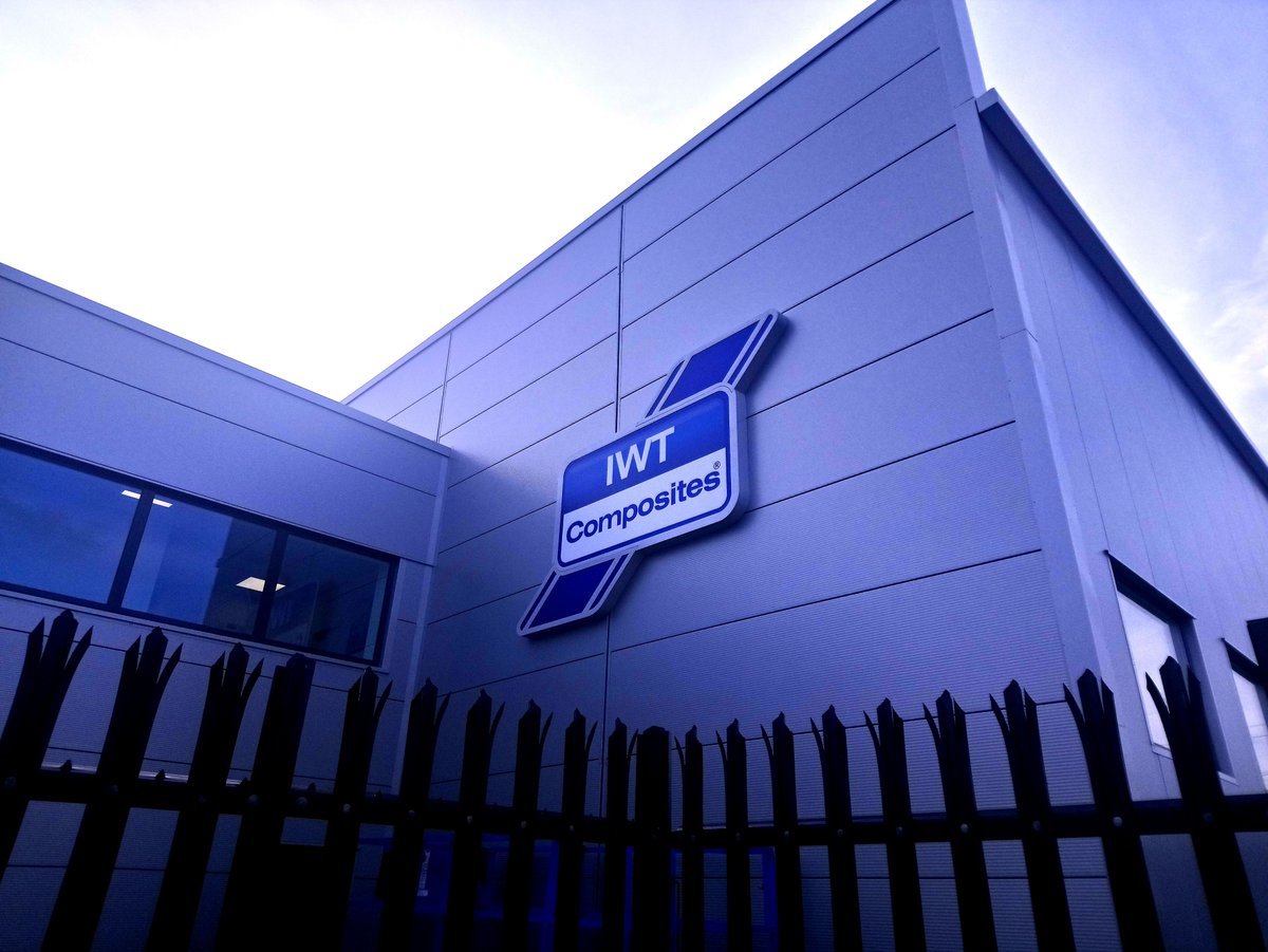 SignworldGroup's tweet image. Happy Monday! A lovely job completed last week for @Ifor_Williams Built up logos with rear illumination #signs #chester #deeside #trailers