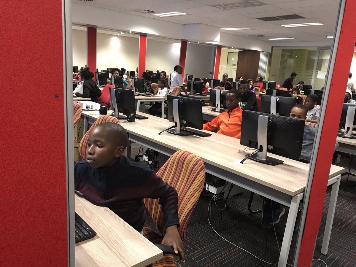ILAF_Foundation's tweet image. @ANCTGMkhize #festivalofcode teen geeks getting ready for the week ahead. @africateengeeks @unisa