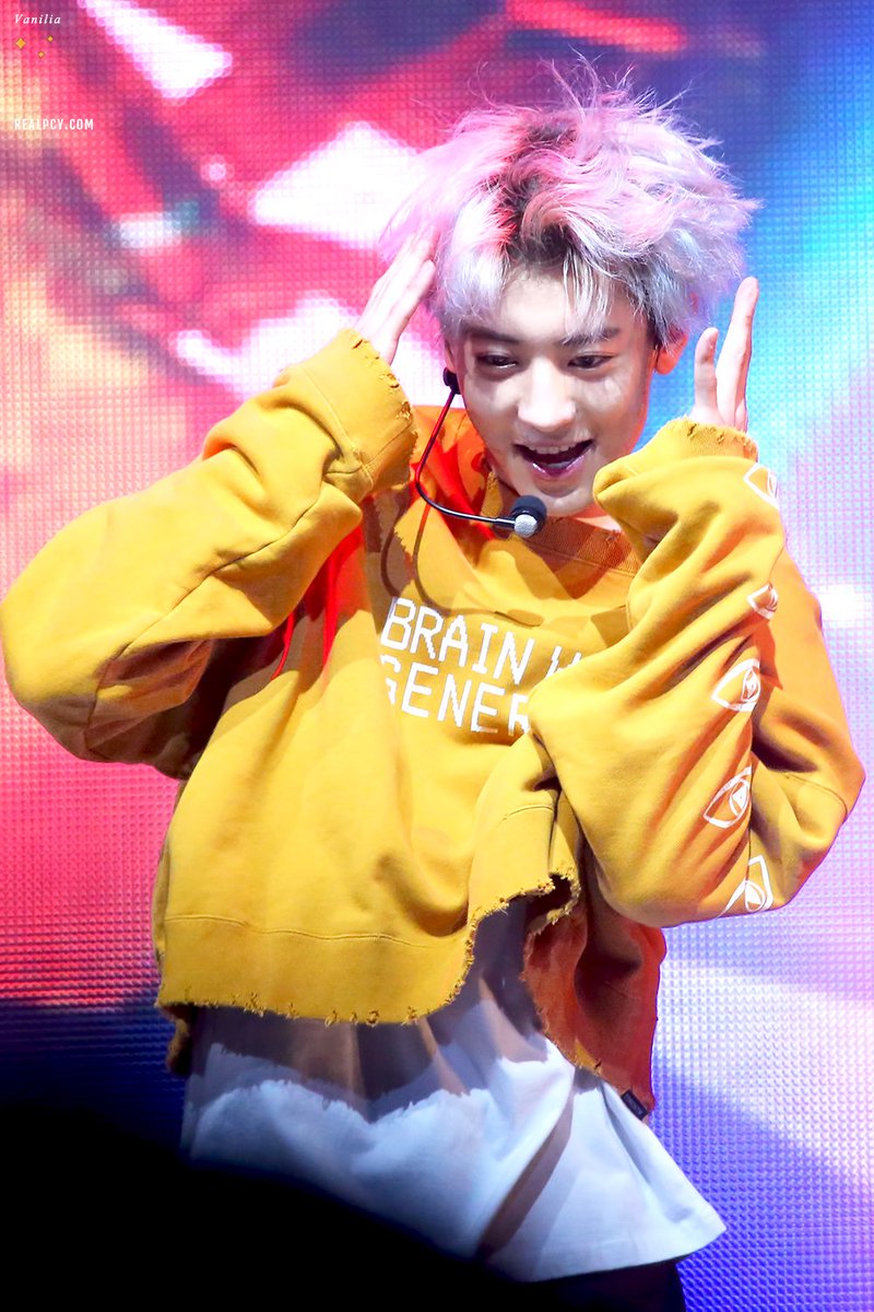 PPi_M22's tweet photo. สีเหลืองก็ได้ต่อใจไปดิ💛💛 #NOMINATEEXO #MTVEAM #EXO https://t.co/qIGm04GOOu