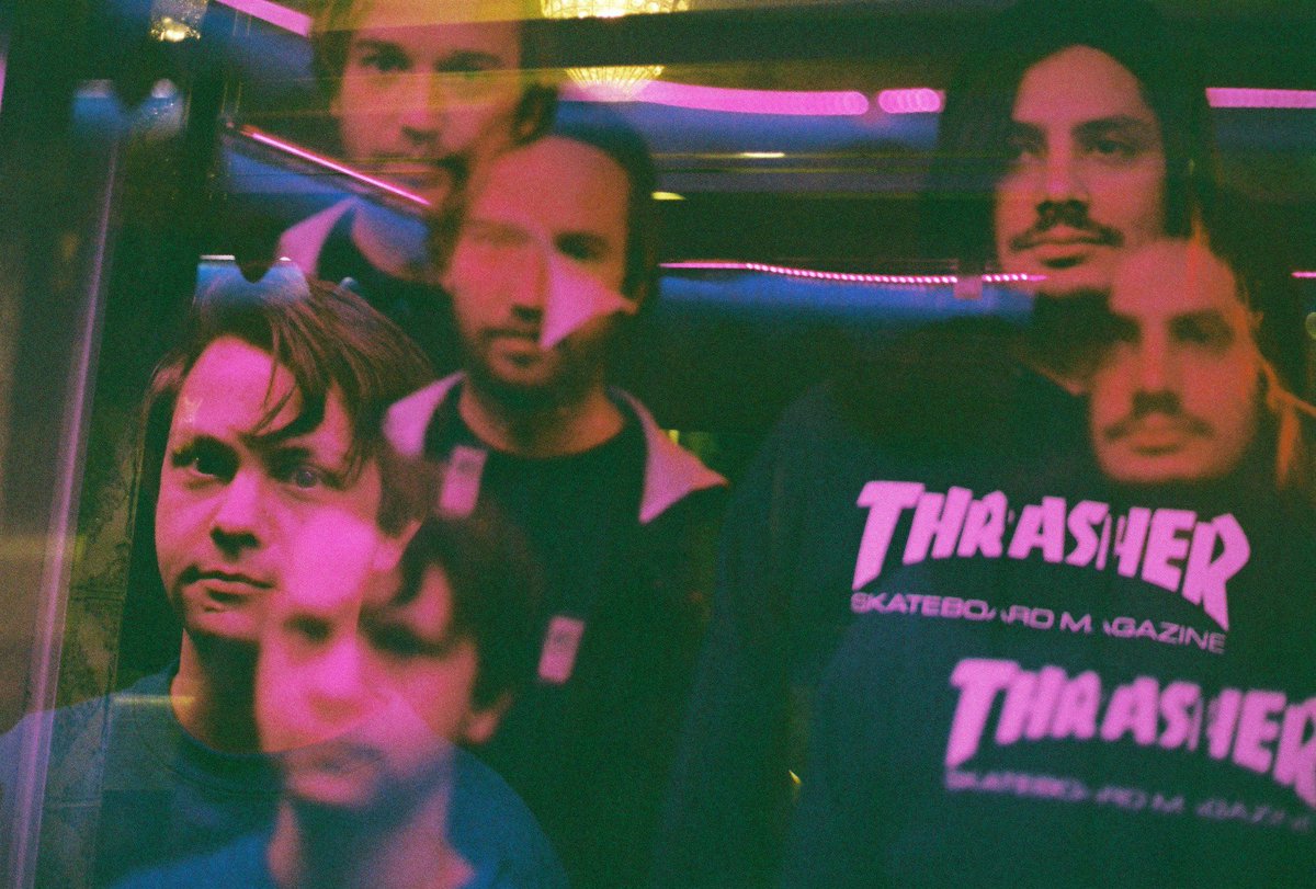 Interview: The Lumes, op het randje van implosie "“Wij zijn alledrie buitenbeentjes”
 
thedailyindie.nl/the-lumes-op-h…