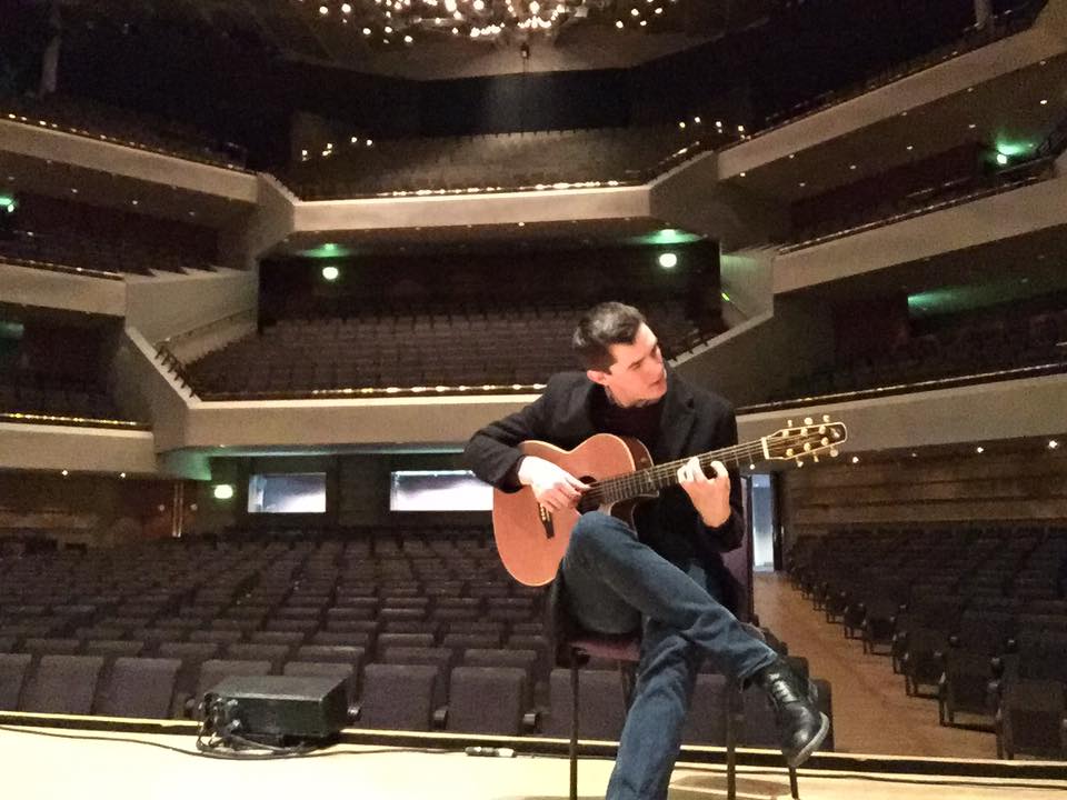 lightningwshop's tweet photo. JB at the Bridgewater Hall earlier this year. https://t.co/VdAe26PINg