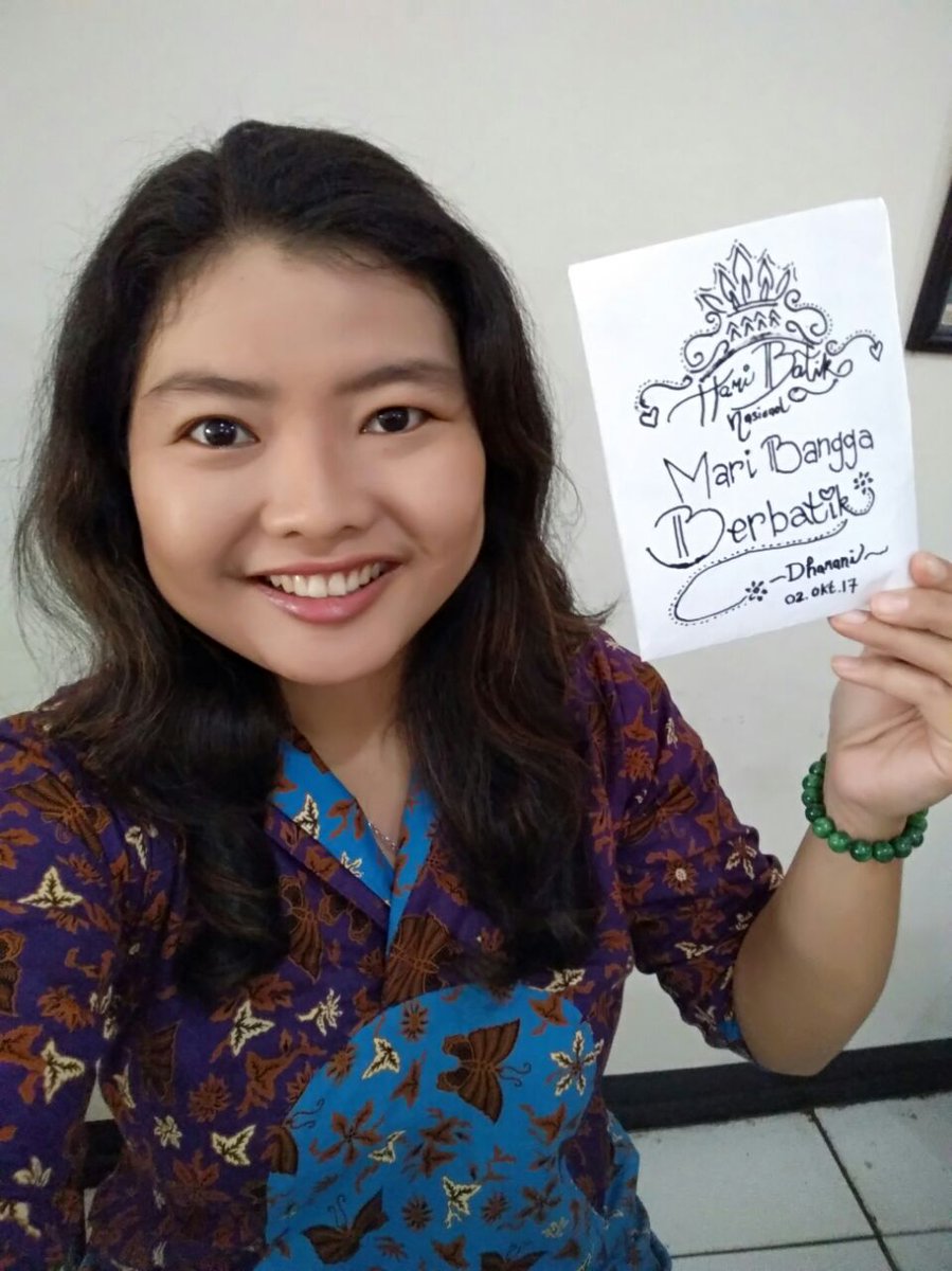 Berwisata dgn si cantik,menyenangkan hati tiada tara. Kita mesti #BanggaBerbatik ,lestarikan warisan nusantara. <a href="/setkabgoid/">Sekretariat Kabinet</a> #batikPekalongan