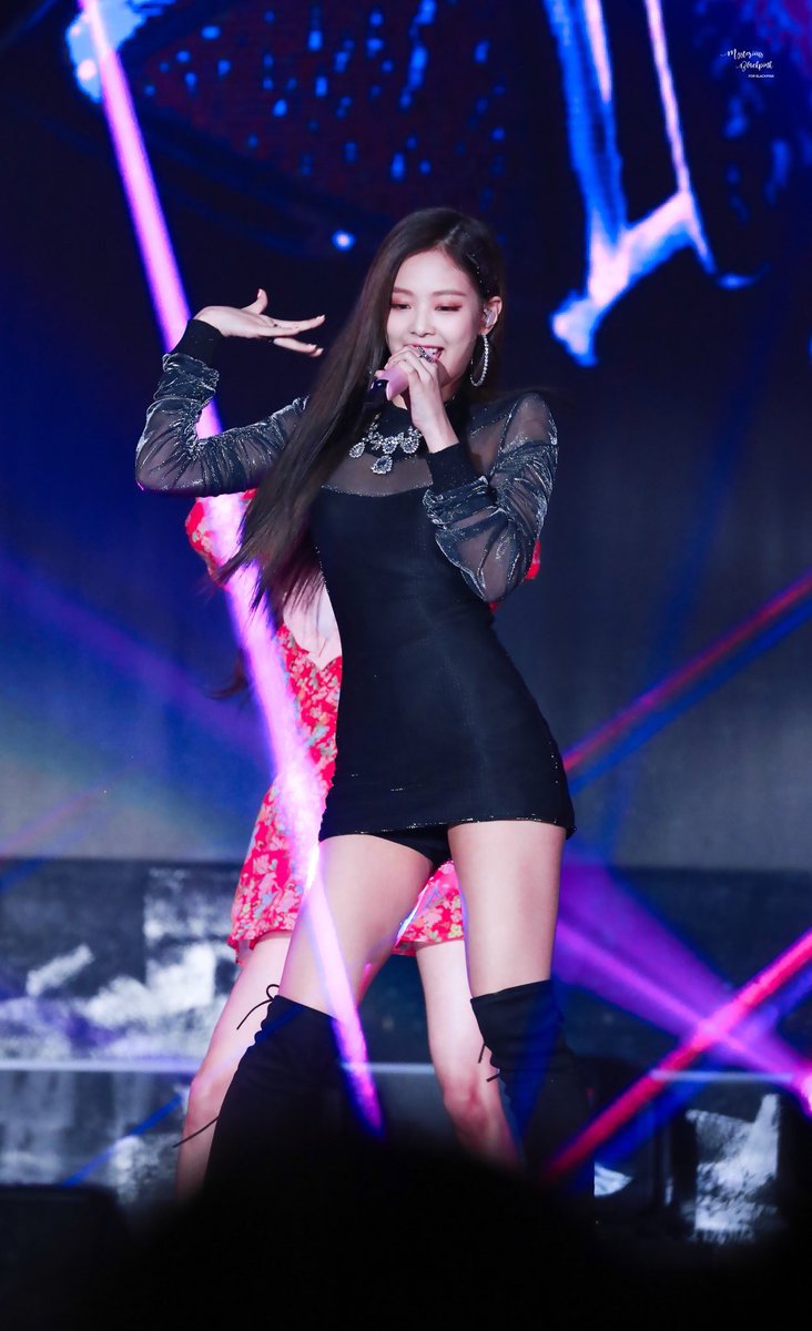 MYJENNIE_TH's tweet photo. [HQ] 171001 #BLACKPINK
#JENNIE at KOREA MUSIC FESTIVAL 2017 ❤️
Cr. MYSTERIOUS_BP https://t.co/3PfxfYa8FV