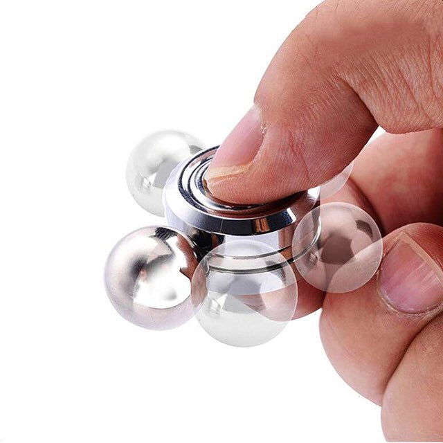 #Concours Spinner 🍀

.

Remporte ce Spinner Magnétique 🤞

.

Rt + Follow <a href="/WiniGame/">win game</a> &amp; <a href="/MobileFunFrance/">Mobile Fun France</a> 🍀

.

Tirage : Samedi 07/10/2017 ⏰