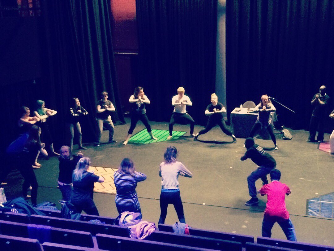BLINK_Dance's tweet photo. more from the fabulous #FOURCORNERS workshop with @KidsInControl1 at #bounce2017 where minds met&creative sparks flew β¨ @adf011 #BLINKontour https://t.co/crrQPkzLe9