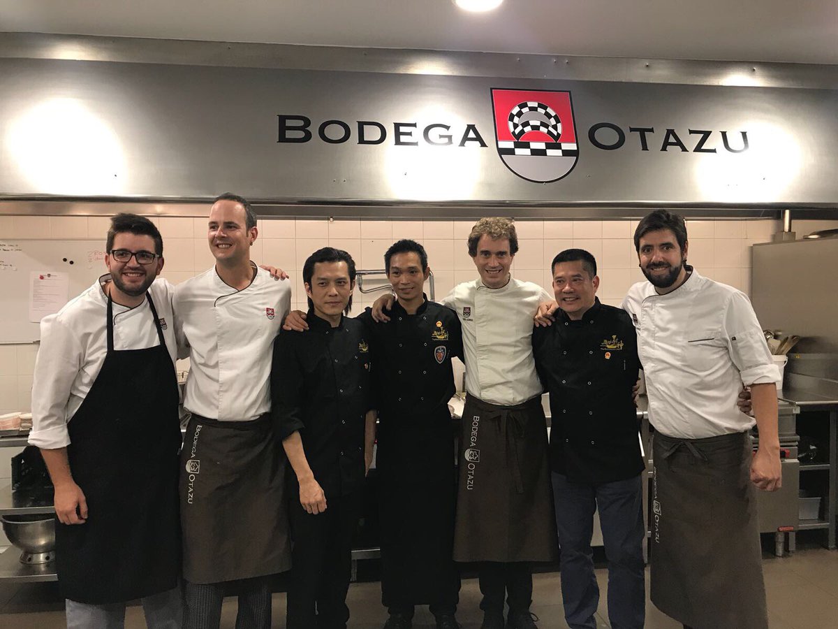 BbOtazu's tweet photo. Ayer arrancó la grabación de #MasterChefChina en @bodegaotazu ¡Una gran experiencia! #bbotazu #bodegaotazu #TheRealMasterChef https://t.co/WVBShQ4ymS