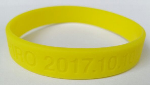 ヒロ生誕上映の来場者特典は🌟光る！ラバーバンド🌟劇場内で使える