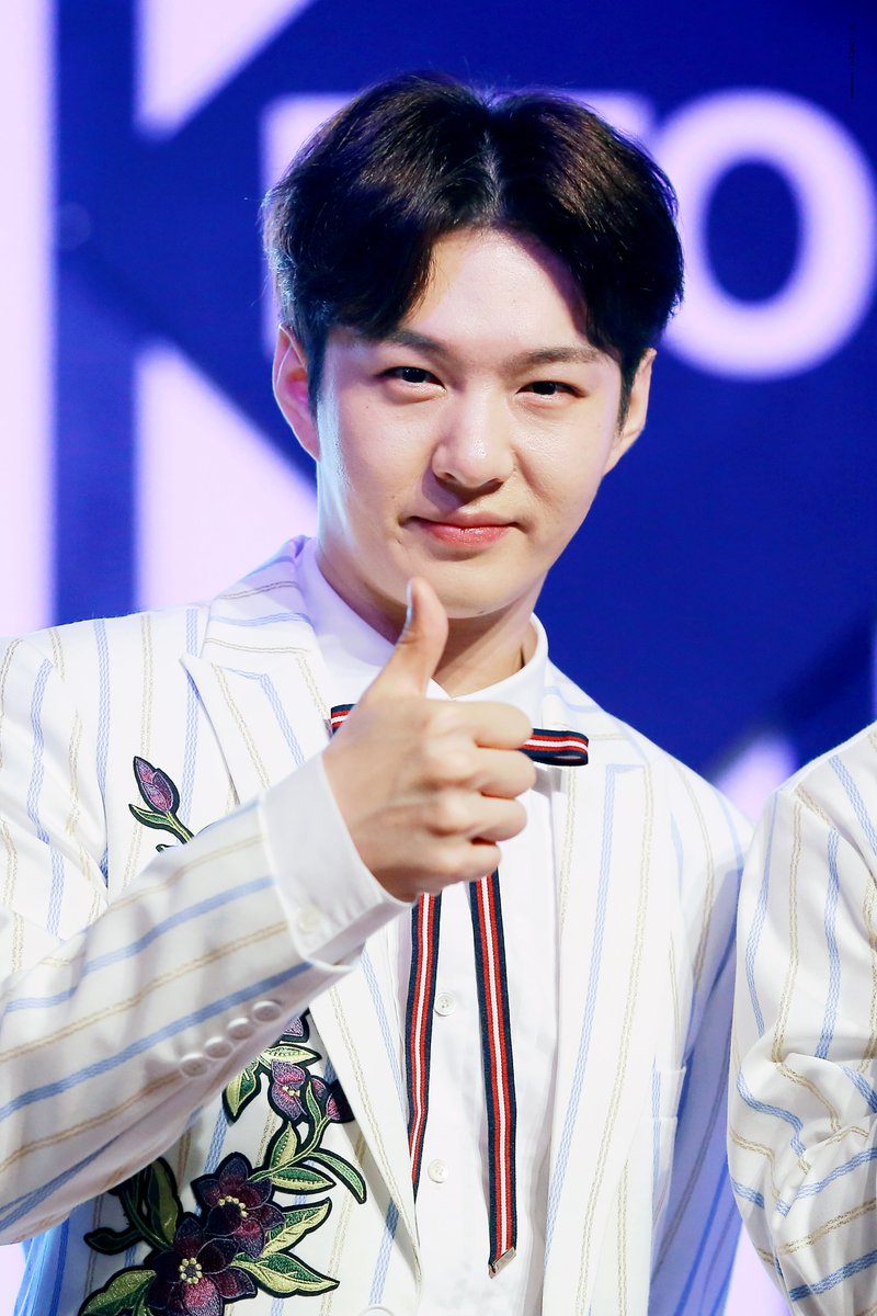LOVE2_CS's tweet photo. 170729 롯데팬미팅
#비투비 #이창섭 
@LeeCS_BTOB 

https://t.co/RNbGGdnixq https://t.co/9EwgHZre7C https://t.co/a4BLLzDtvY