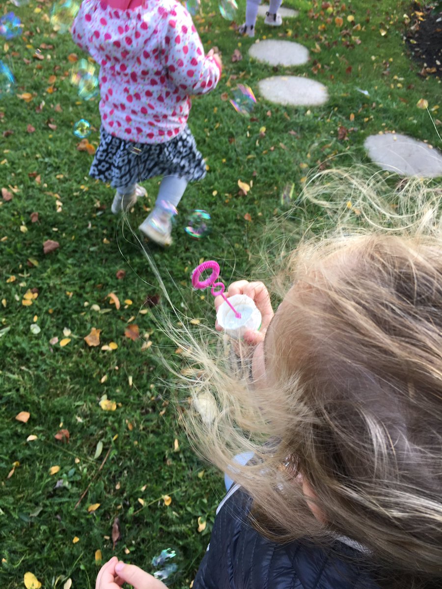 Bellenblazen zelfs de wind helpt mee