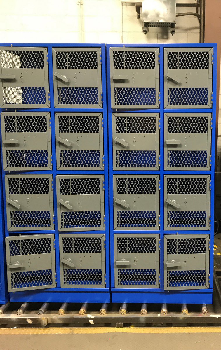 DebourghMfg's tweet photo. #AngleIron #RoyalBlue #StormGray #TwoToned #SentryOneLatch #ExpandedMesh #5KnuckleHinge #ClosedBase https://t.co/njUtGAA7Xw
