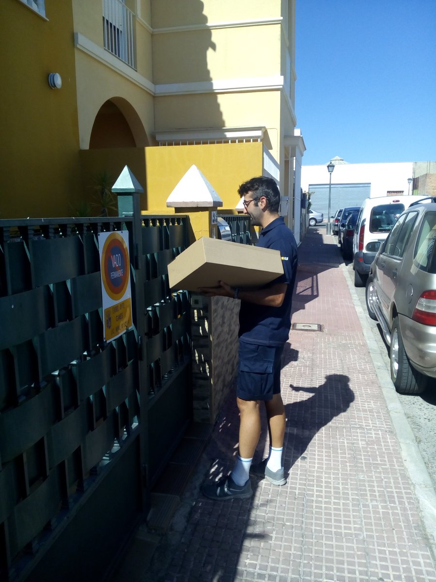 Enrique_Najas's tweet photo. Última entrega antes de comerWe deliver!  @ASM_oficial #glsspain #DiadelMensajero https://t.co/JFCwb23A5d