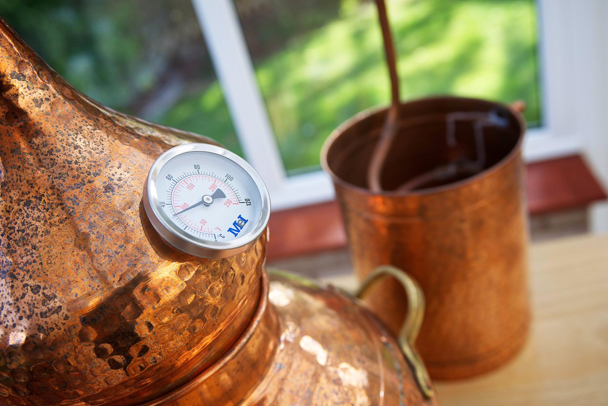 Chester Gin is distilled using a traditional copper pot still and the Cassia gives it the warm distinct character! #gin #Chester 🍸