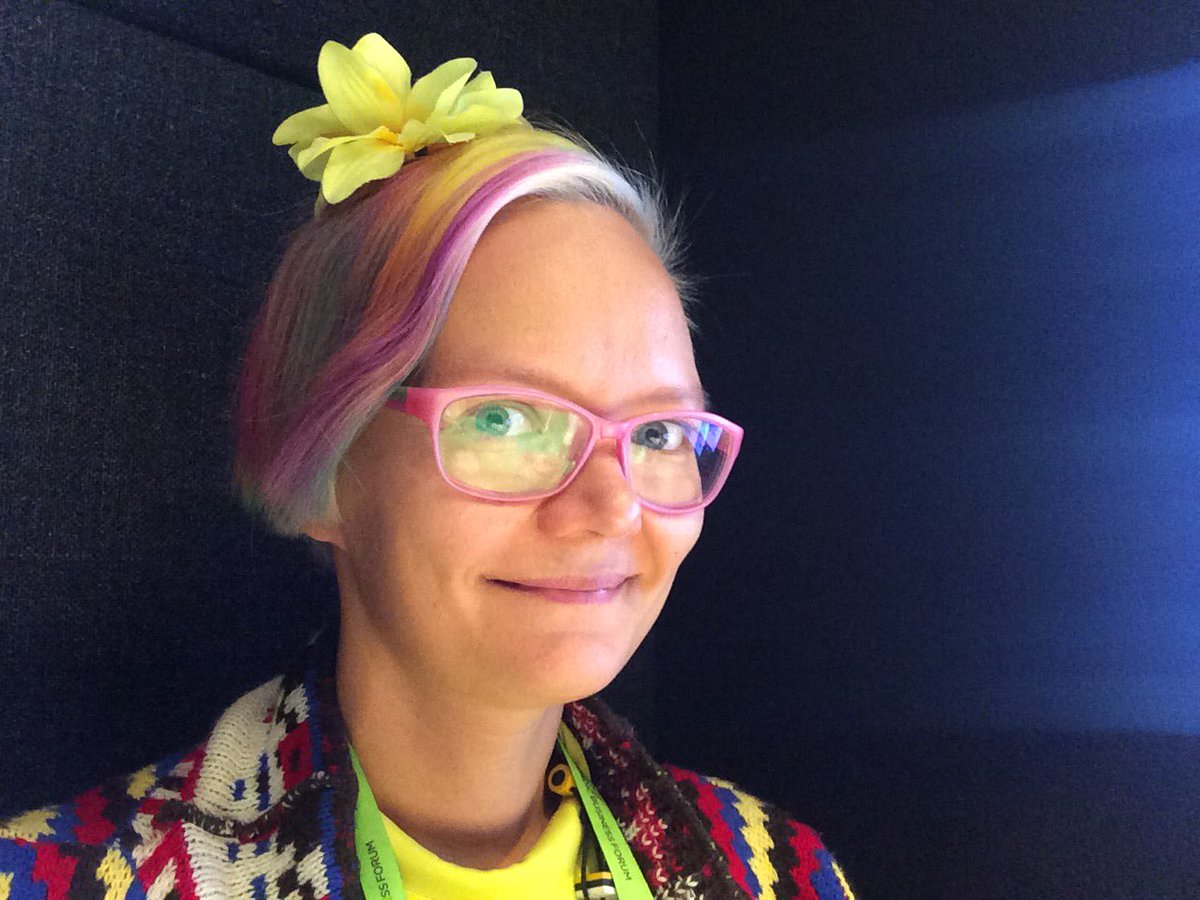 saskiasalomaa's tweet photo. Kokouskuutio testissä! #SmartblockFI ja #NBF17 https://t.co/SUoIPc4WA0