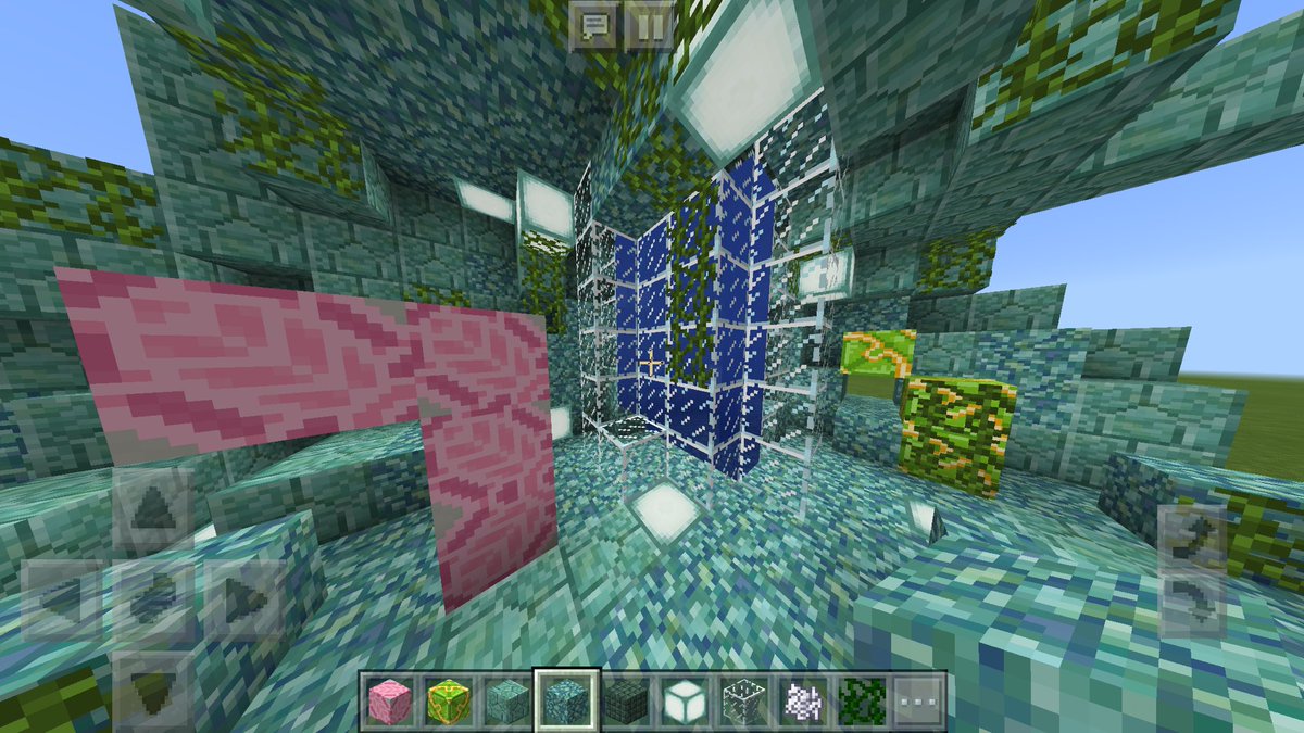 Peteparker's tweet photo. @ThatMumboJumbo You should use vines for seaweed in your aquarium. It will help break up all of the solid blocks you're using now. https://t.co/hbuWQ87Vi5