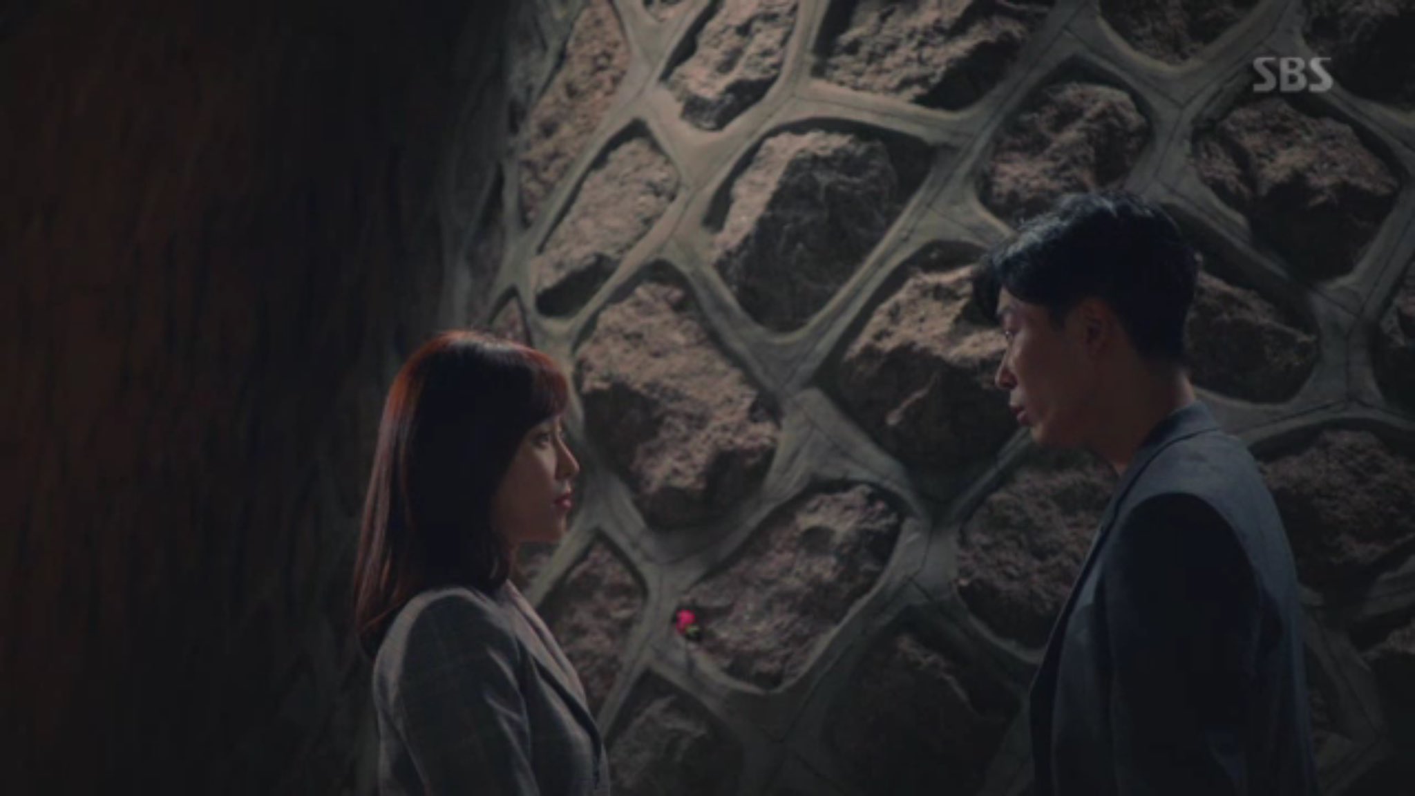 DLI6OcNV4AAHJAM.jpg:large