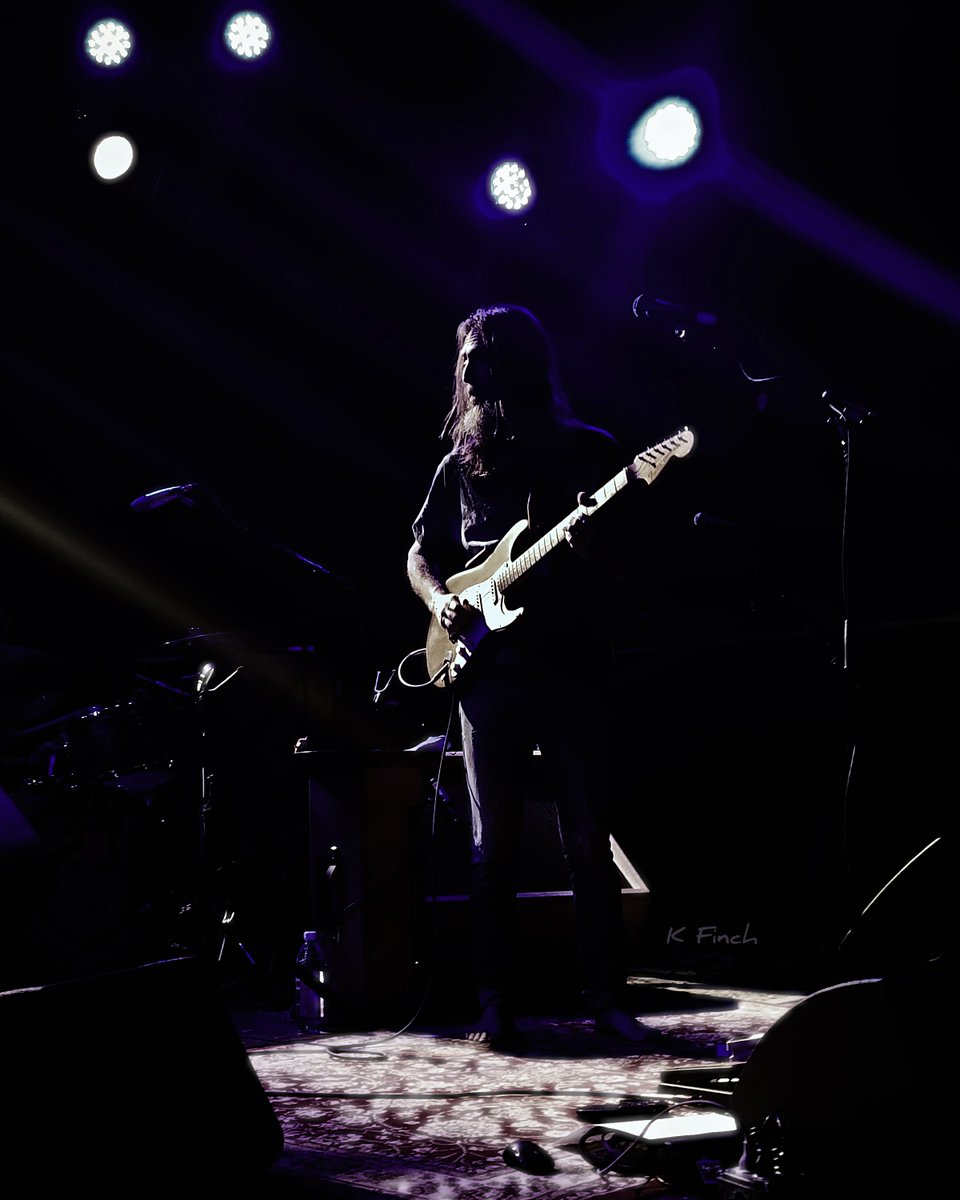 ZenRoadPilot's tweet photo. Stellar two night run in #Raleigh! @TheCRB @LincolnRaleigh #LiveMusic #KFinchOrig #ChrisRobinsonBrotherhood #ChrisRobinson https://t.co/SsC6mGbdJS