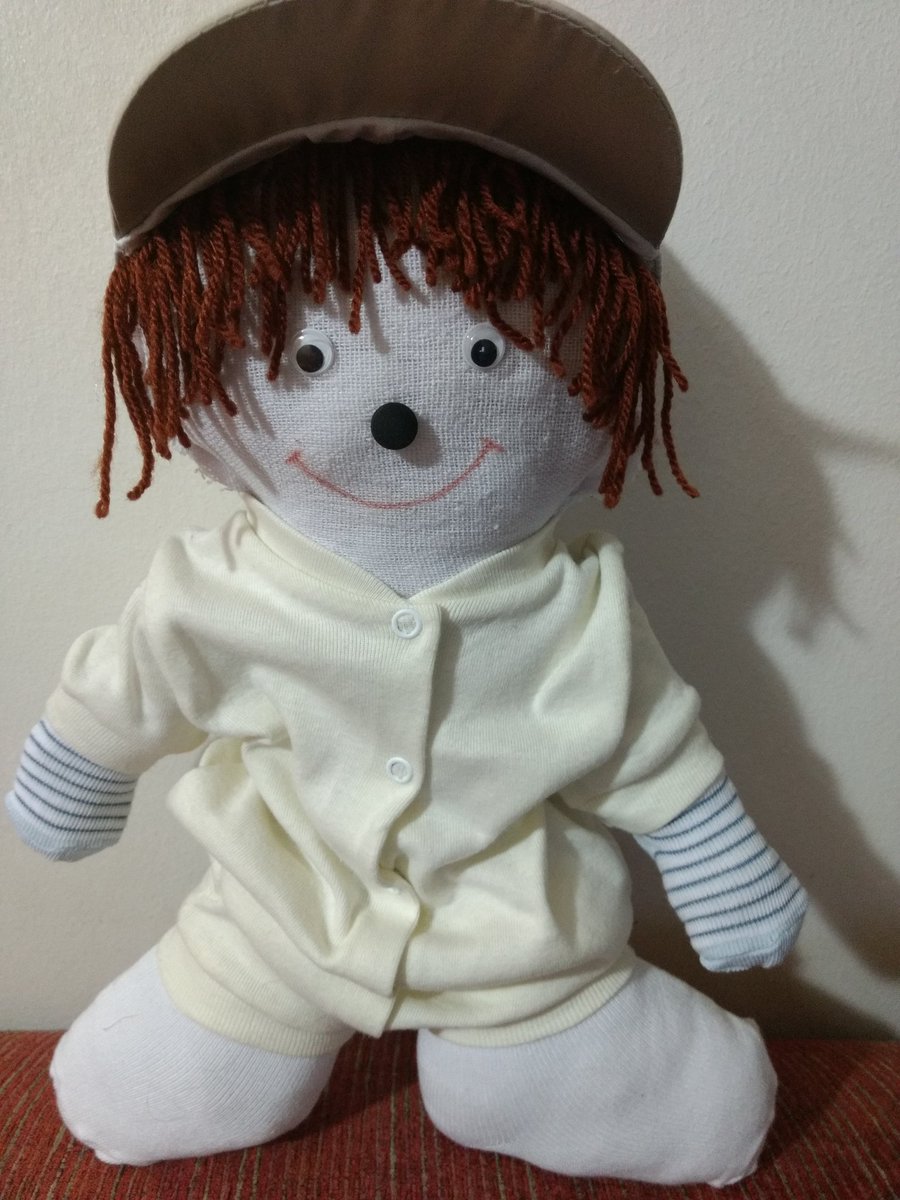 Não basta ser mãe, tm q participar da atividade escolar do filho. "Boneco de pano" prazer "Dedeco"
Ajuda ai...
#BetaQuerLab 
#BetaSegueBeta