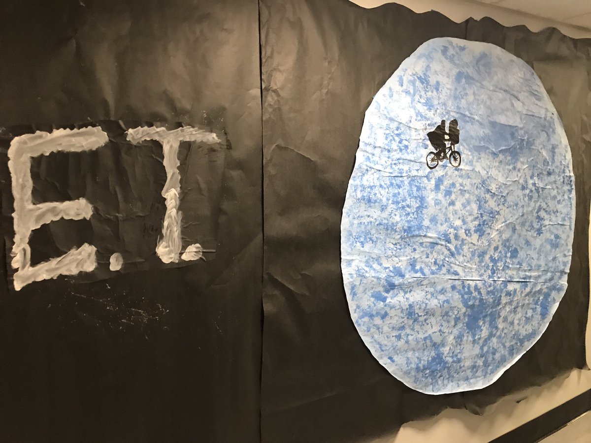 mrsrlovisa's tweet photo. Freshmen: Sci-fi Movies @stmsaints #stmus #homecomingweek https://t.co/3Fk7tEE61y