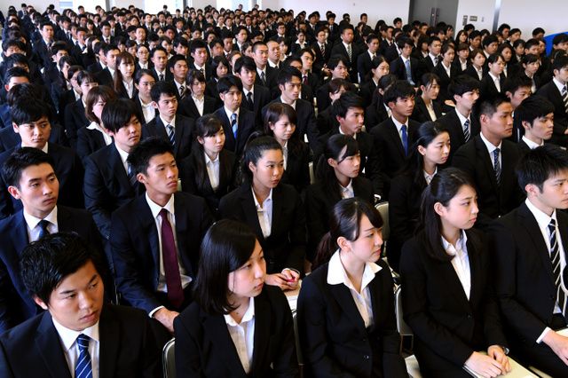 台風24号の影響で10月1日の内定式を延期にする企業も