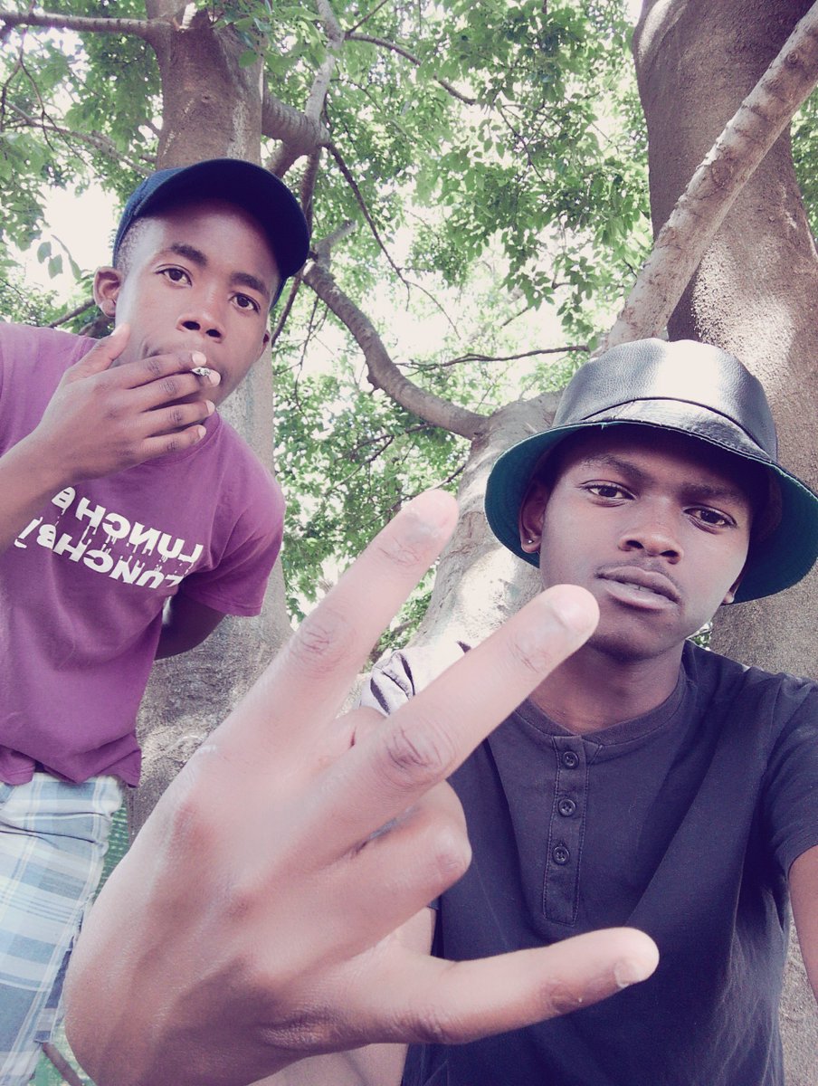 Vinsin_DaVinci's tweet photo. Bad 4 da hood https://t.co/Am3fxj7q8J