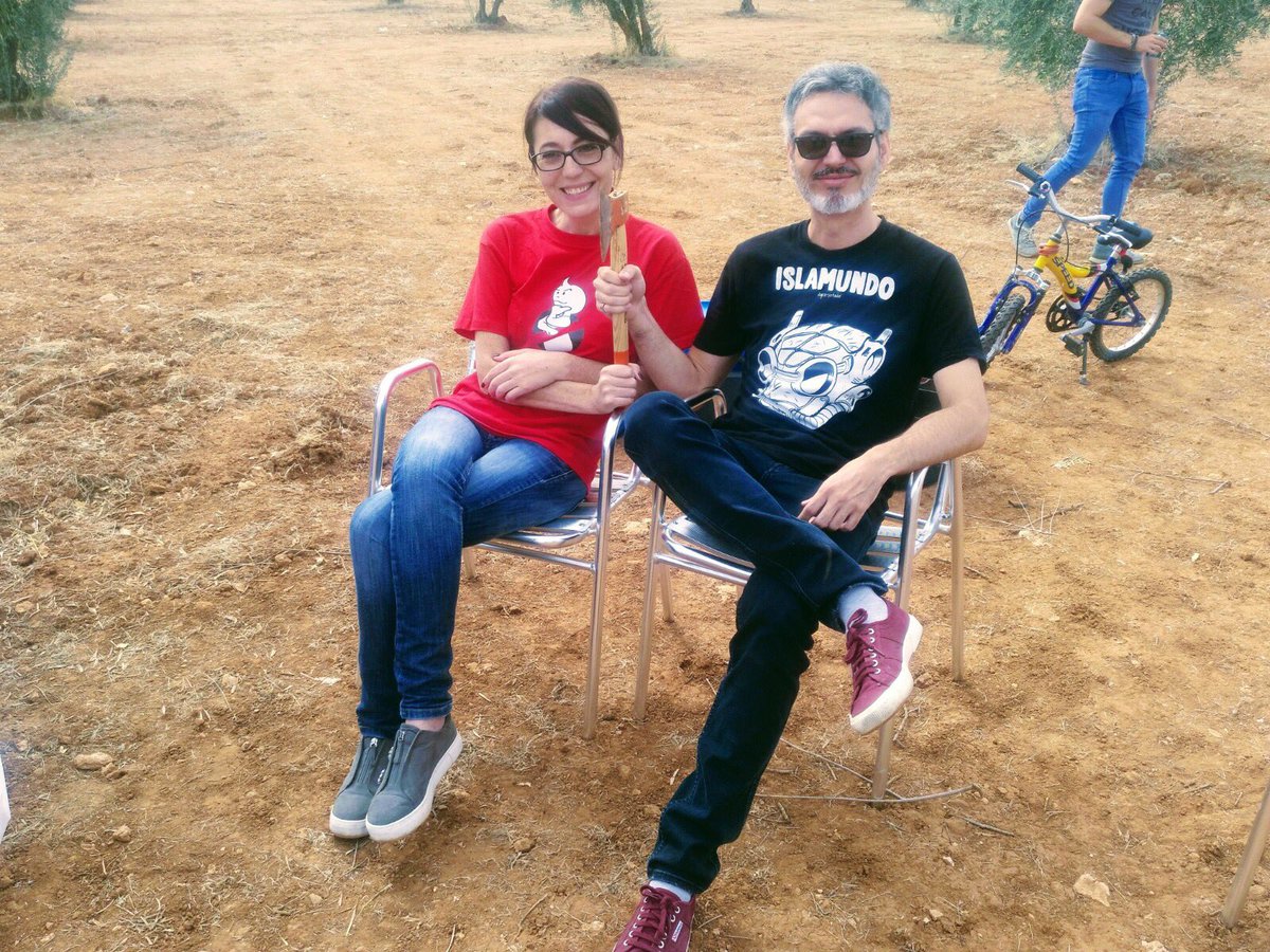 Blockfox_'s tweet photo. 12 emprendedores, una influencer, 2 peques, un loco psicópata, 300 olivos y muucha comida! Barbacoa geneSYS superada con éxito! Repetimos? 😝 https://t.co/WB5YeN7Bzv
