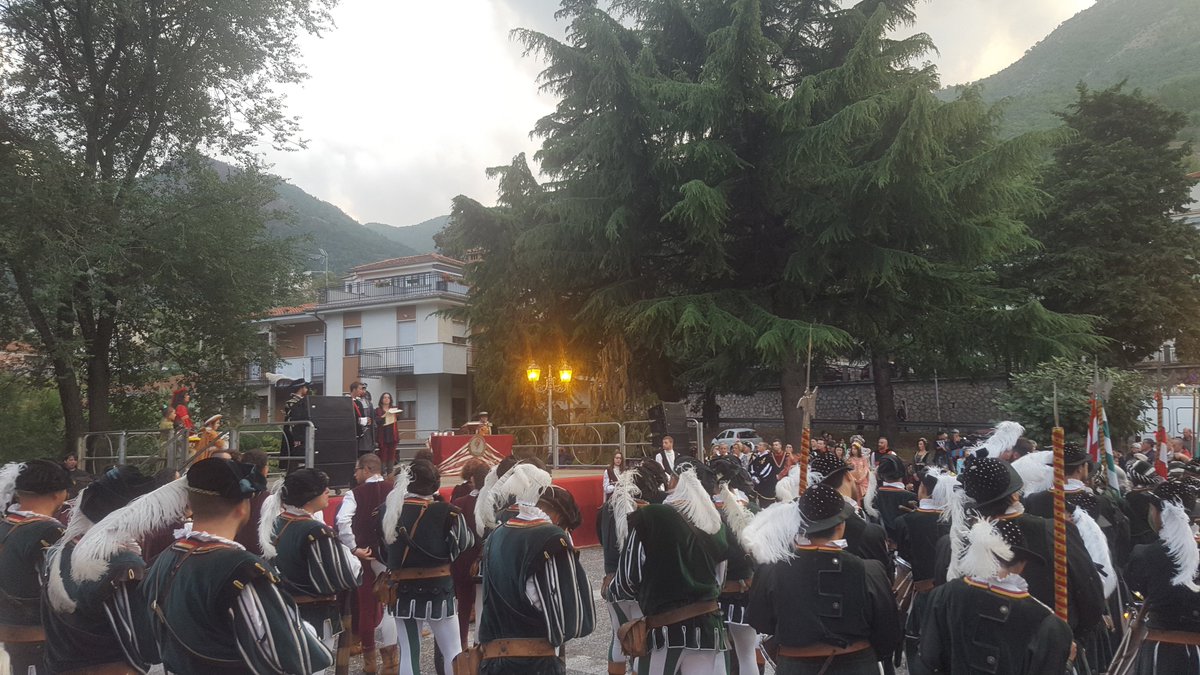 pappaterramimmo's tweet photo. Scatti di un wend nel nostro territorio.
#Malvito - Parco Arch di Pauciuri, #Frascineto - Festa Vendemmia e #MoranoCalabro Festa Bandiera https://t.co/JABkpk1Kf6