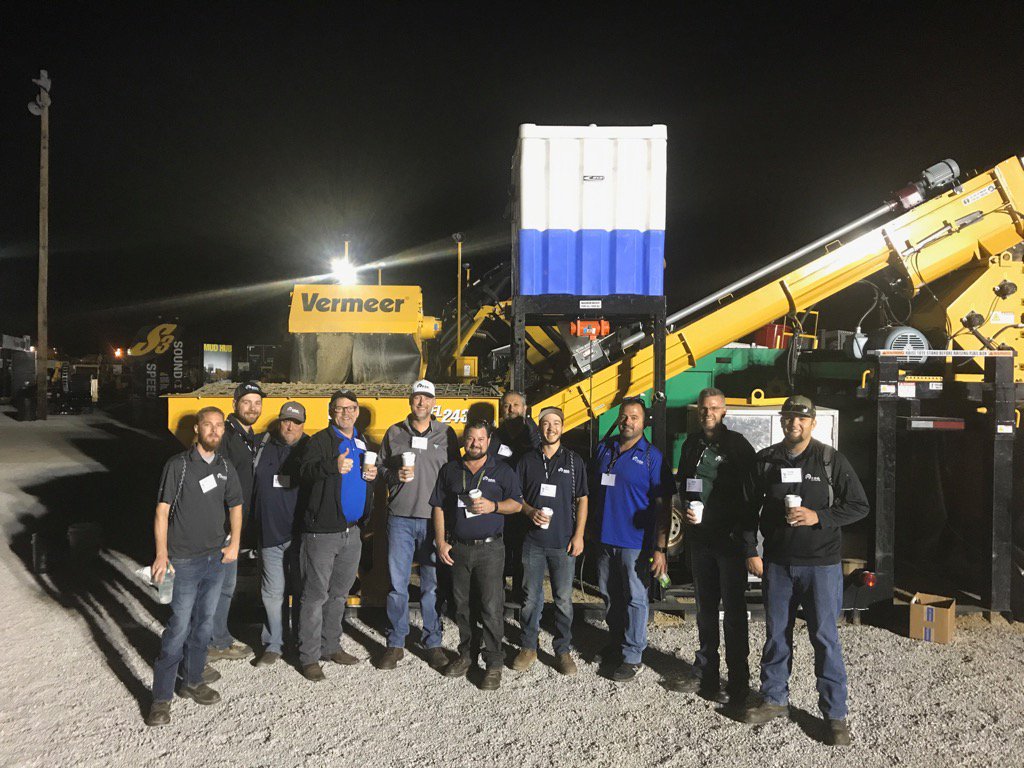 RDOKenH's tweet photo. The dedicated RDO staff (West Coast) first to arrive at East Coast time Zone! 0 dark thirty! #rdoequipment #icuee https://t.co/0dUbNzWgs6