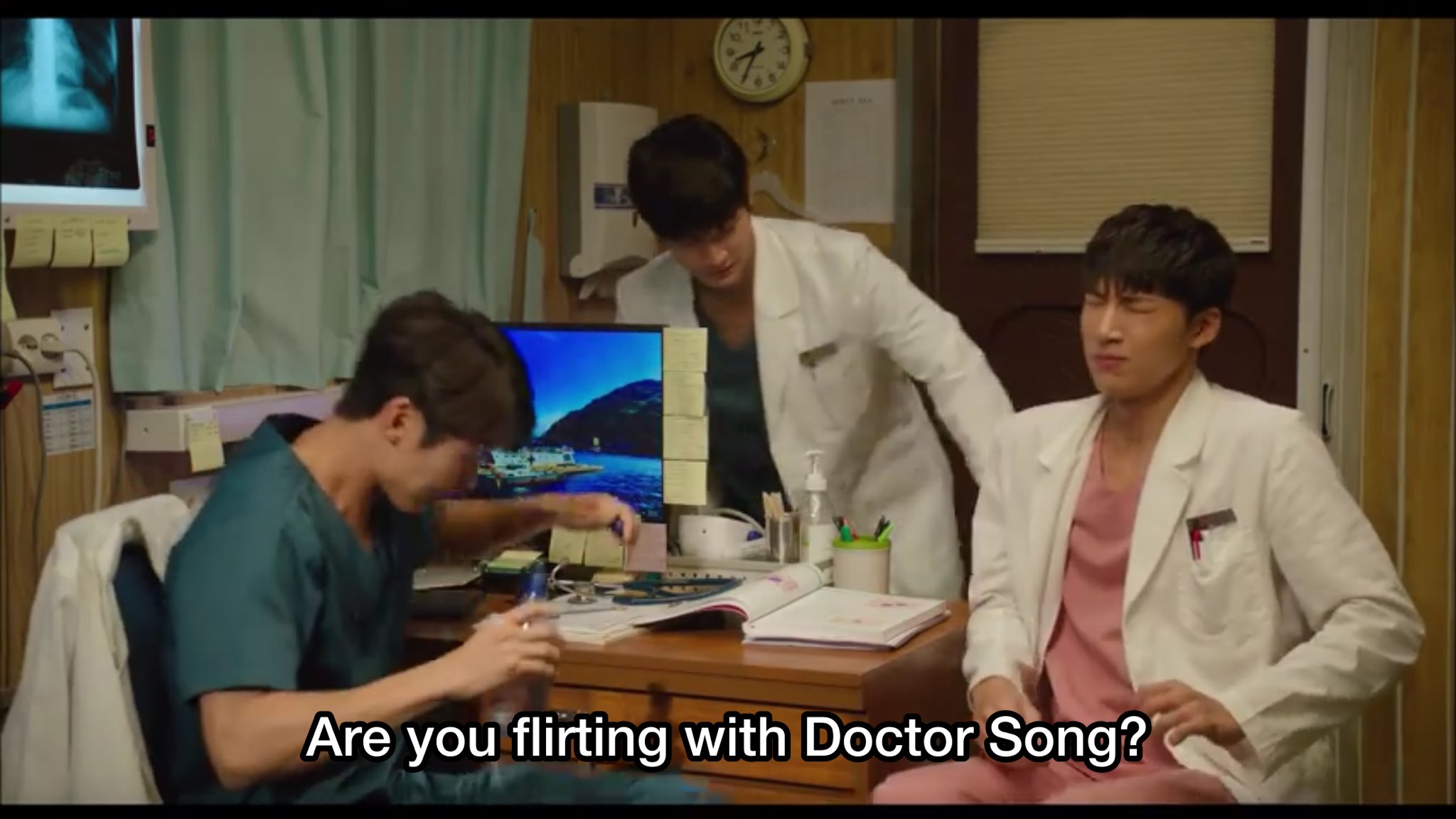 DLIHT-JVYAALdHq.jpg:large