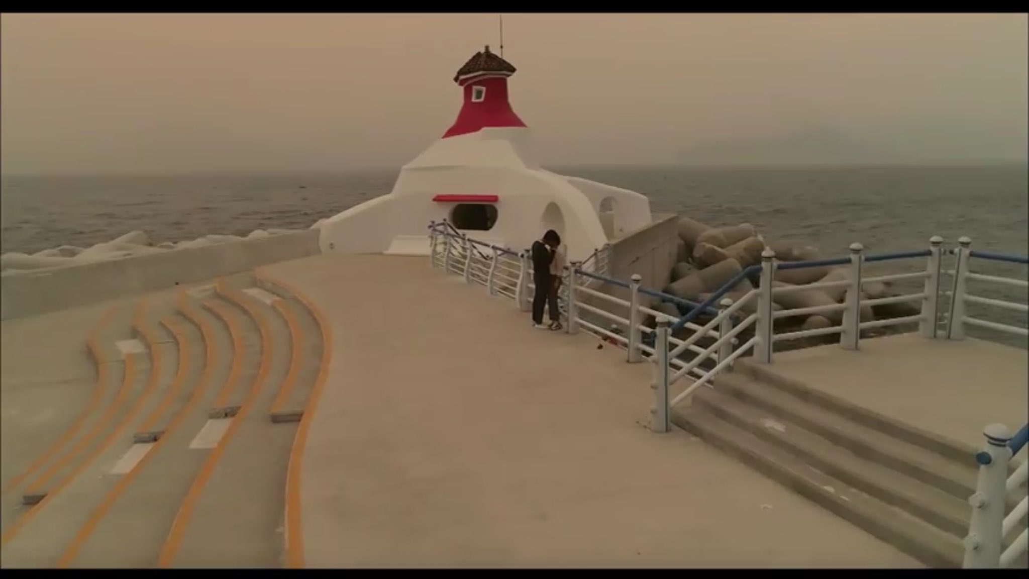 DLIHT-LUMAA46FP.jpg:large