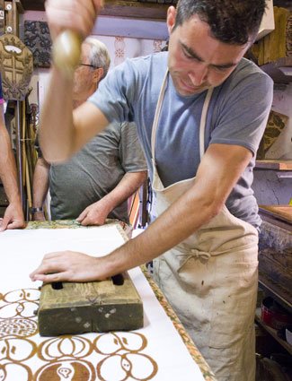 ERTourism's tweet photo. #InEmiliaRomagna art workshops deliver ancient knowledge: ceramic, mosaic,wood and rust prints and so on
#HandmadeER https://t.co/dnmsmsvakI https://t.co/IiNhoEOxNs