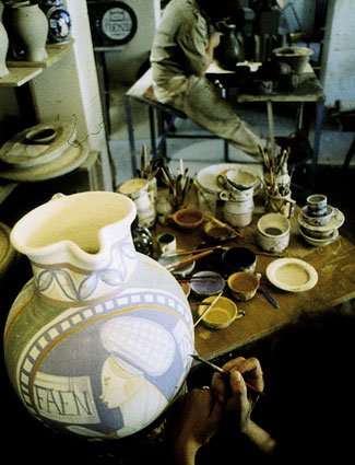 ERTourism's tweet photo. #InEmiliaRomagna art workshops deliver ancient knowledge: ceramic, mosaic,wood and rust prints and so on
#HandmadeER https://t.co/dnmsmsvakI https://t.co/IiNhoEOxNs