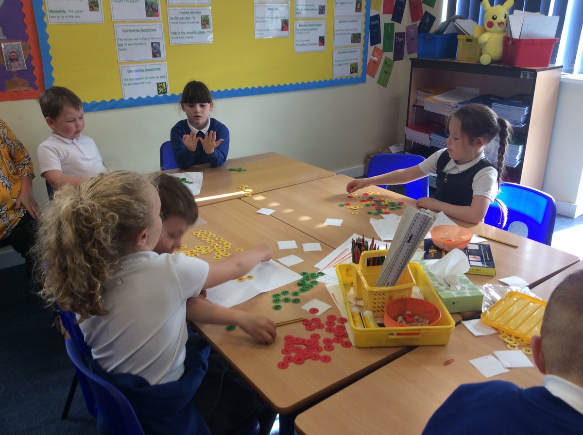 StMarysSchoolRC's tweet photo. Y3 were using Place Value counters to bridge HTO for column addition.
#maths
#welovemaths
#y3maths https://t.co/fggxGVBW3T