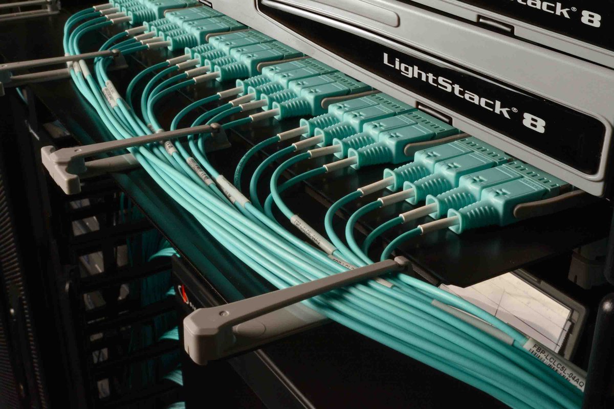 CableTechnology's tweet photo. Siemon launches #LightStack 8 ultra high-density plug and play #fibre system https://t.co/Sh2kV7hTSA https://t.co/y8xrlxDecW