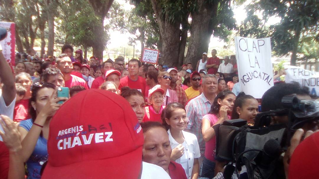 FChMcpioBarinas's tweet photo. Se desbordaron las calles de #Torunos con el huracán bolivariano
El 15 de octubre gana @argenischavez_2  y @nicolasmaduro #Barinas https://t.co/N45AtpHUcv