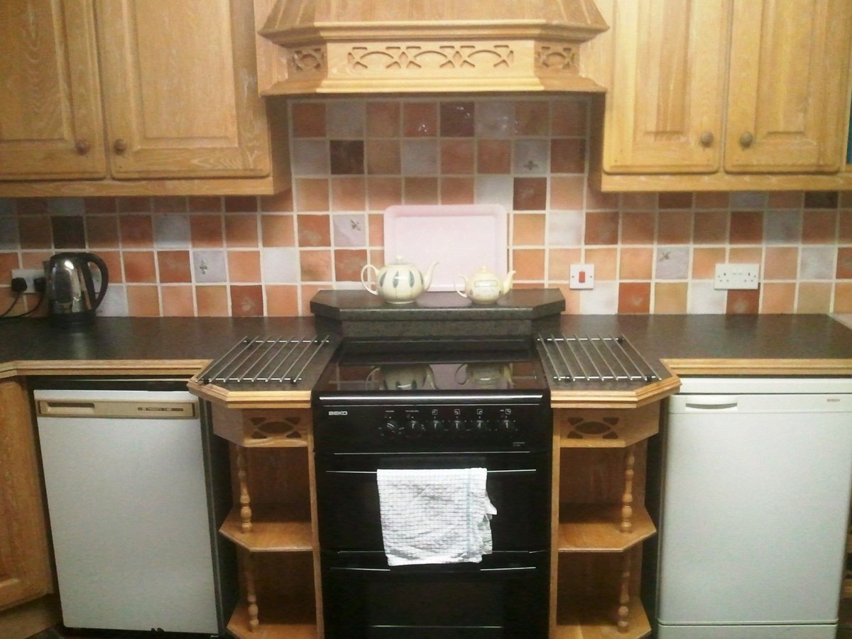 CheltRacing's tweet photo. #Cheltenham #Workersaccommodation #Cheap up to 6 beds in 3 bed house, wifi, parking £100 person per week. Liz Coe 07980600365 https://t.co/OVUps5ae4t