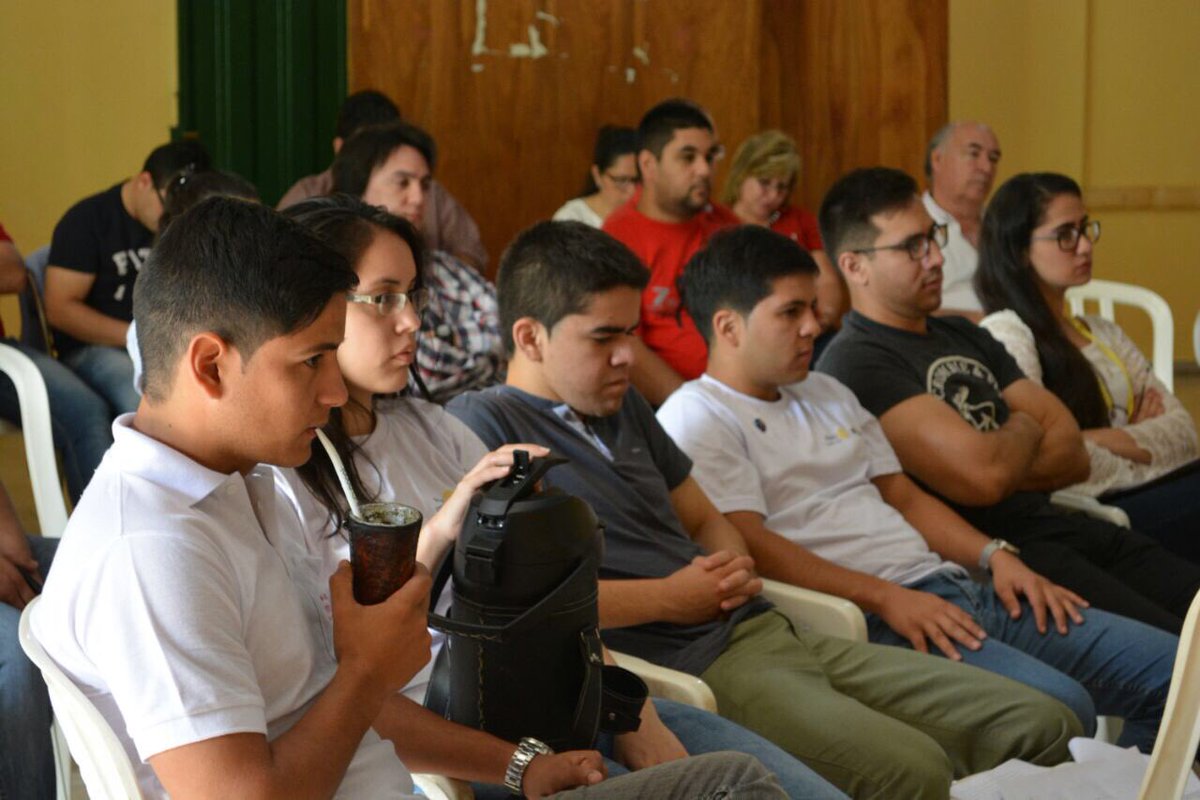 NicanorDF's tweet photo. Compartí ayer un fructífero encuentro con líderes jóvenes del Rotary Club de Coronel Oviedo. https://t.co/YaaLrv1Wbk